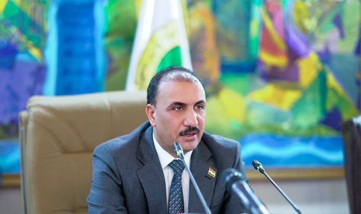 وزير التربية يسحب يد أكثر من 26 موظفًا في تربية القادسية