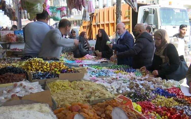 الداخلية تراقب الأسعار وتتوعد "جشع التجار"