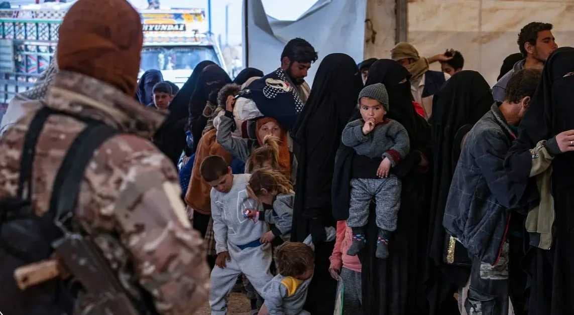 الهجرة تعيد 2000 عائلة من مخيم الهول الى نينوى