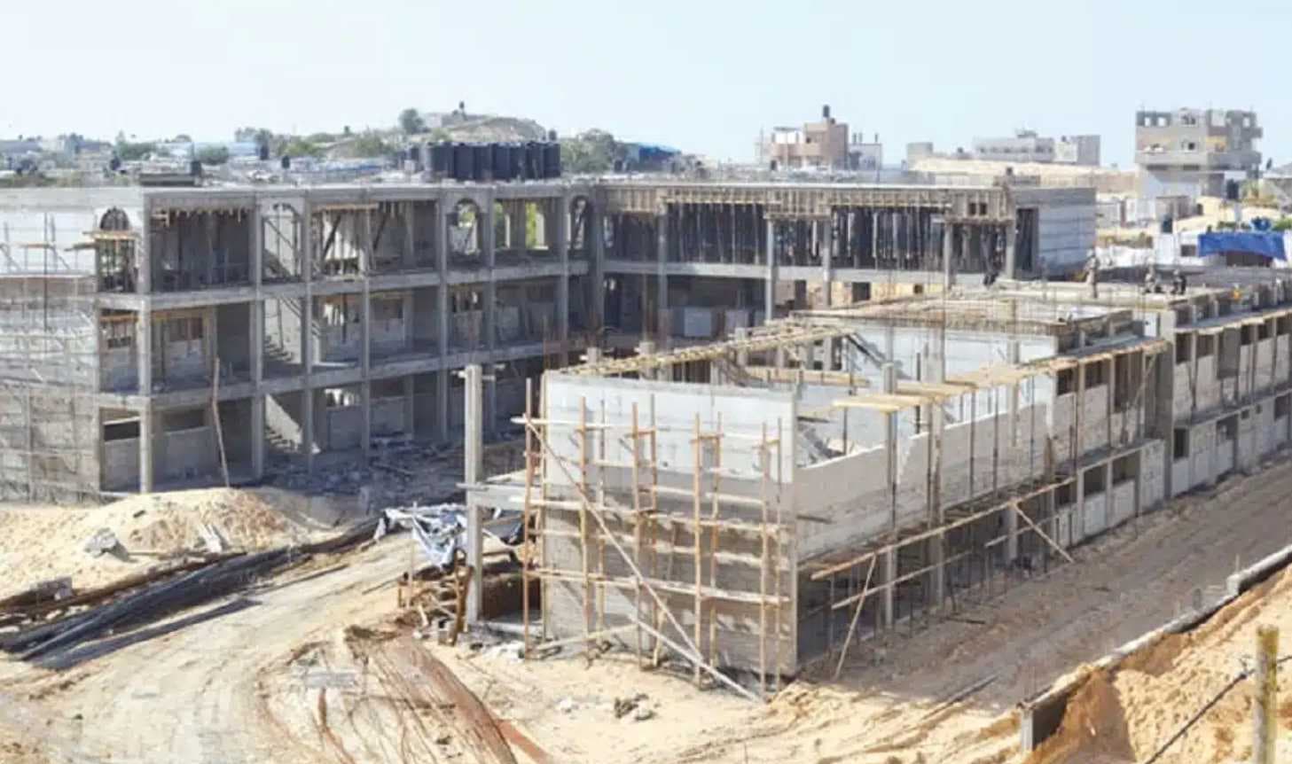 الخدمات النيابية: المشاريع الحكومية ستنجز بمدة اقصاها 3 سنوات