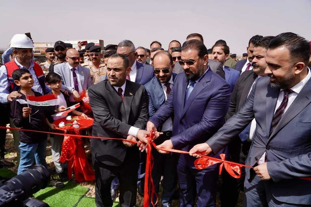 وزير الكهرباء يفتتح خط الربط الكهربائي بين العراق والأردن