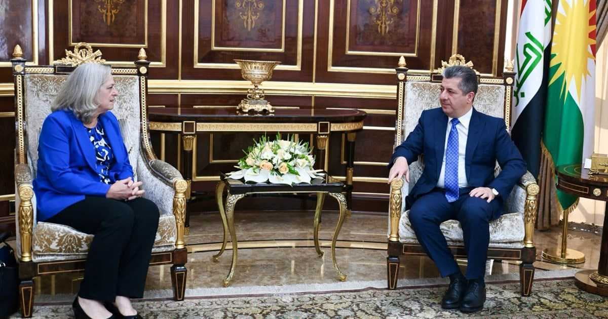 بارزاني للسفيرة الامريكية: أوفينا بالتزاماتنا ونرفض "انتهاك حقوقنا"