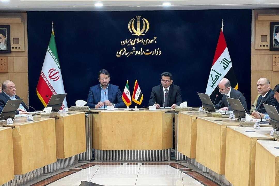 من إيران.. وزير النقل يحدد أهمية مشروع الربط السككي (البصرة - شلامجة)
