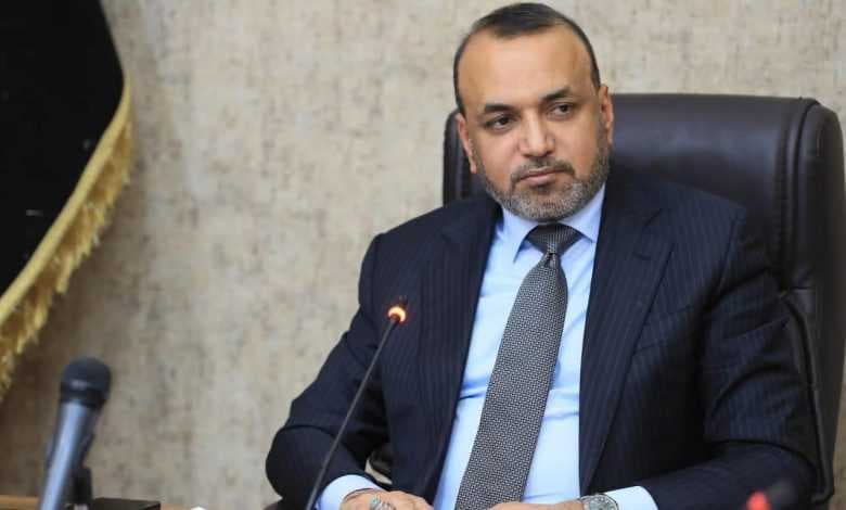 وزير العمل يعلن زيادة راتب العمال المتقاعدين 100 ألف دينار