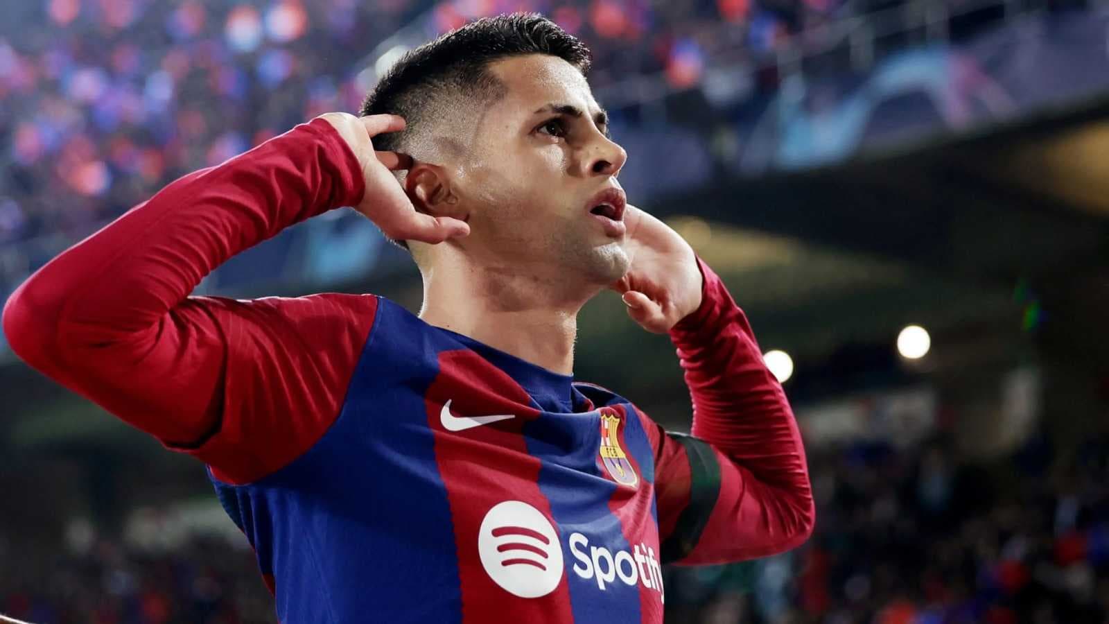برشلونة يدفع كانسيلو نحو أتلتيكو مدريد