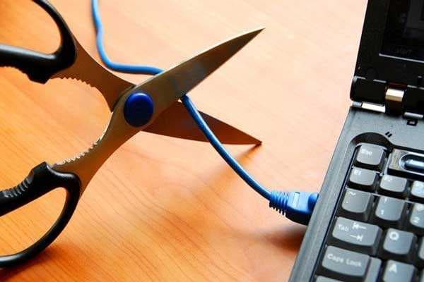 الاتصالات تنفي قطع خدمة الانترنت خلال الامتحانات