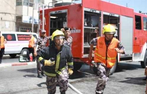 الدفاع المدني في غزة يعلن استشهاد طبيبين في قصف صهيوني على القطاع