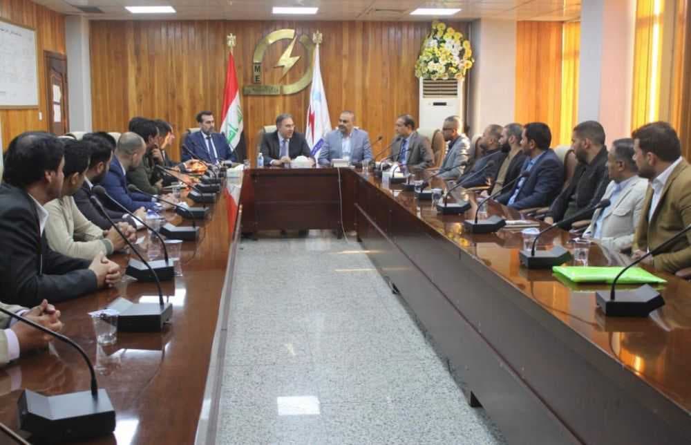 وزير الكهرباء يصدر توجيها حول تثبيت موظفي العقود على الملاك الدائم