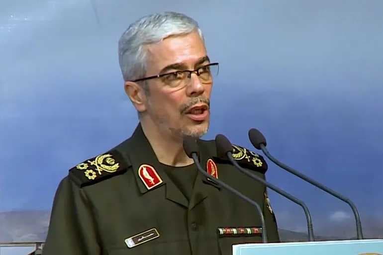 رئيس الأركان الإيراني يوجه بفتح تحقيق بحادثة تحطم طائرة رئيسي