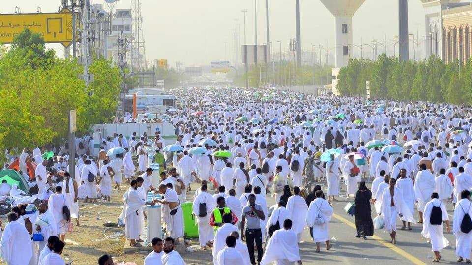 "الإسفلت المرن" لحماية أقدام الحجاج