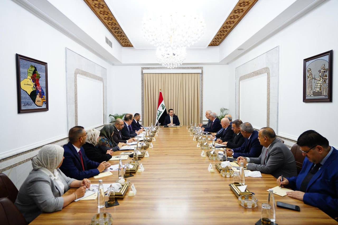 رئيس الوزراء يترأس اجتماعاً خاصاً بمشاريع وزارة الكهرباء
