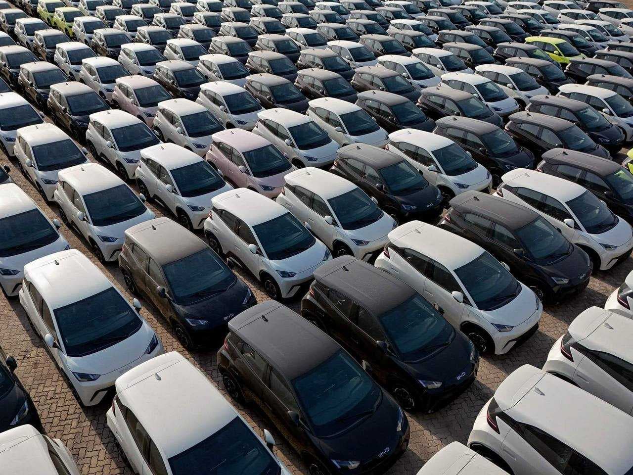مقترحات نيابية لتقليل اعداد العجلات في الشوارع