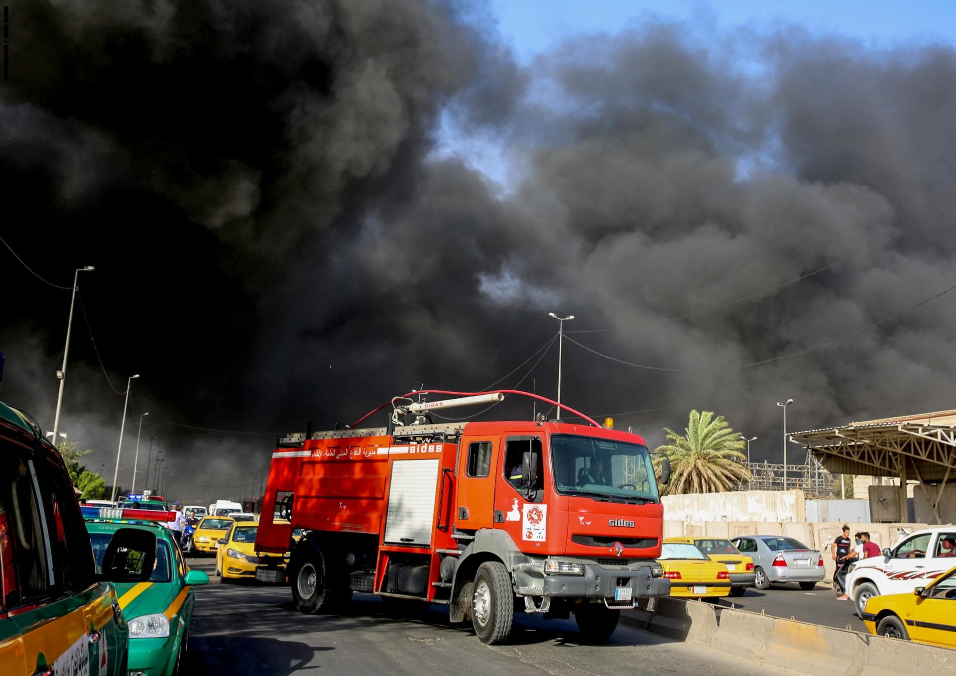 اندلاع حريق في مجمع "مشن" وسط بغداد