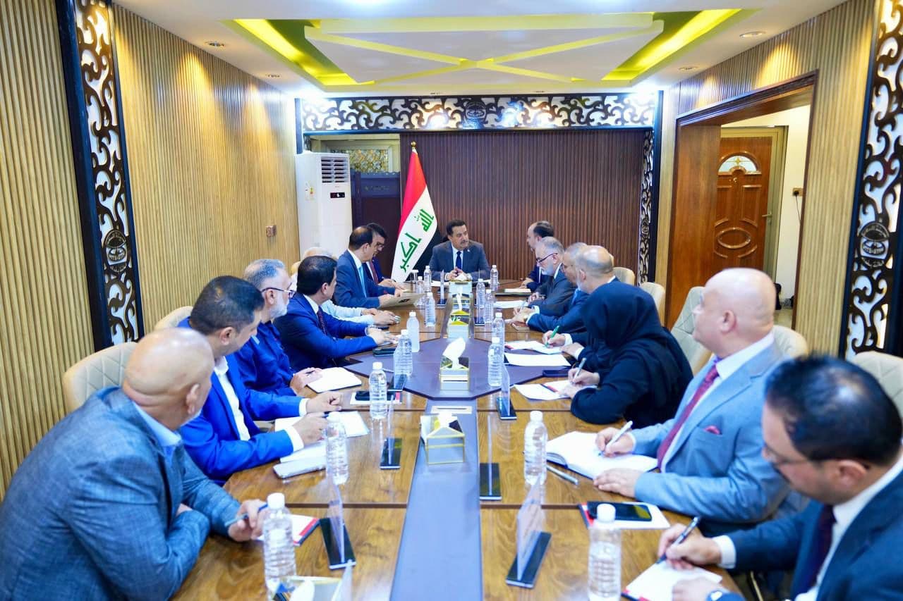 رئيس الوزراء يزور مدينة الأعظمية ويطلق مجموعة من المشاريع الخدمية لتطويرها