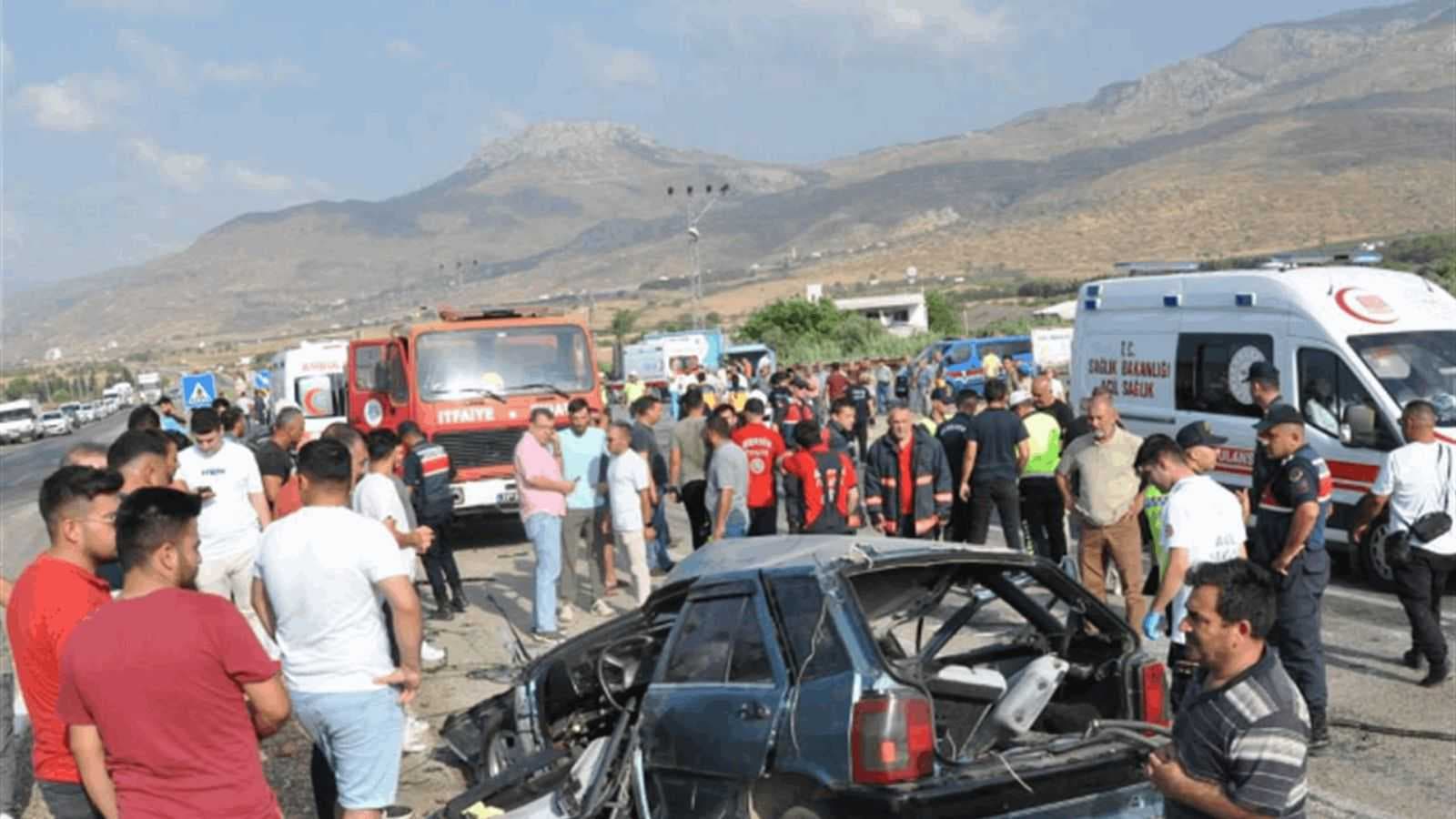 37 قتيلاً وجريحاً باصطدام حافلتين في تركيا