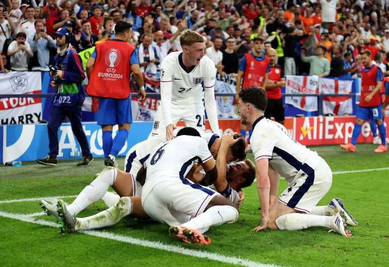 "يويفا" يفرض عقوبة على منتخب إنجلترا