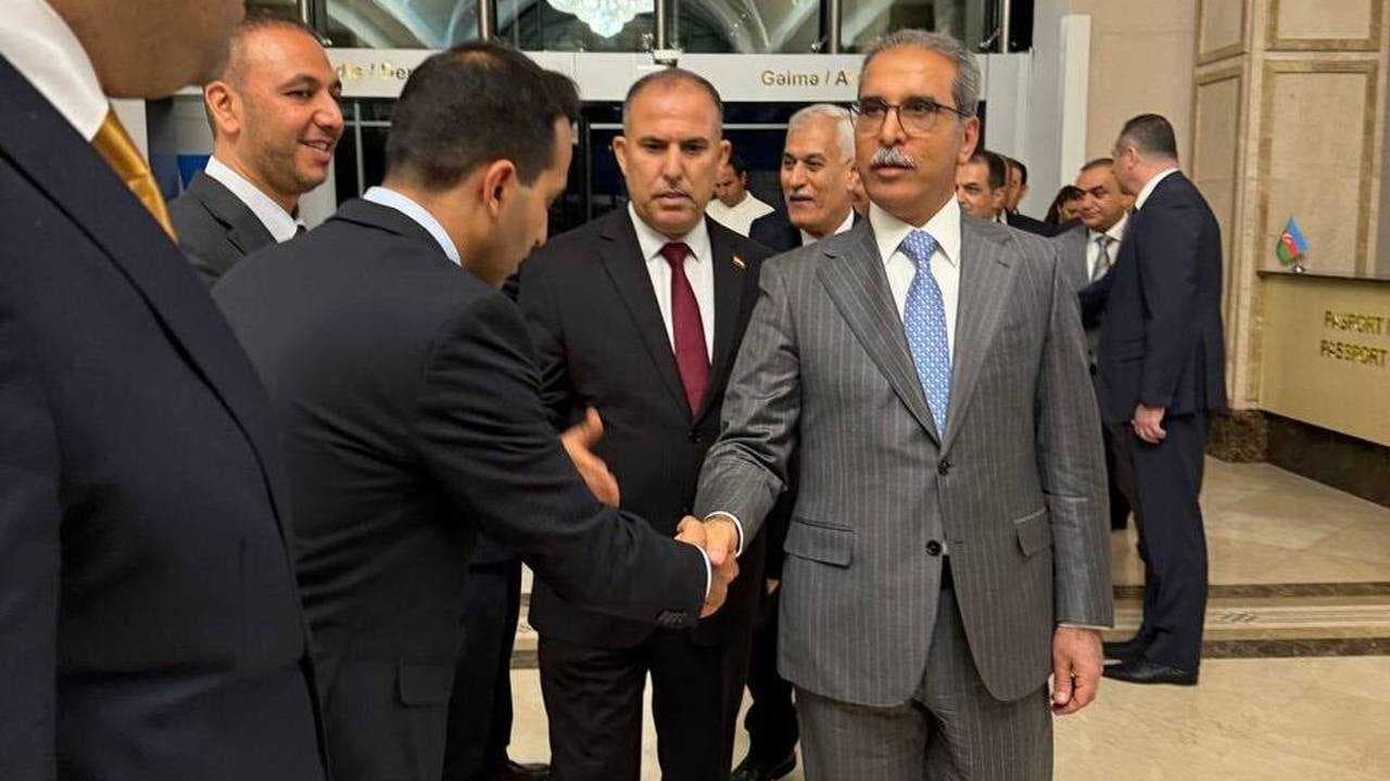 رئيس مجلس القضاء الاعلى يصل الى باكو