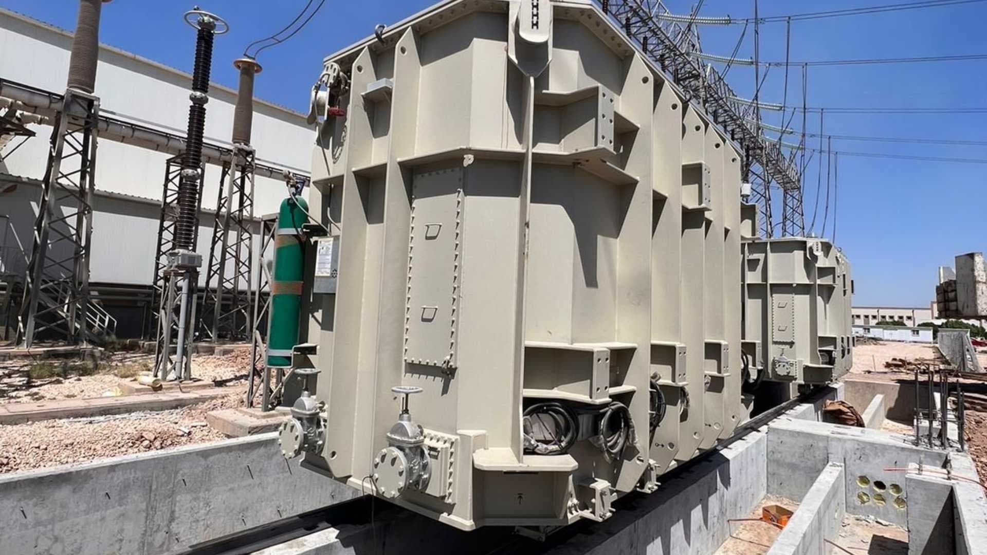 الكهرباء تُكمل المرحلة الأولى من حملة فك الاختناقات في أربع محافظات