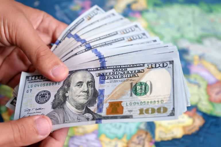 انخفاض أسعار الدولار في بغداد وأربيل مع الإغلاق