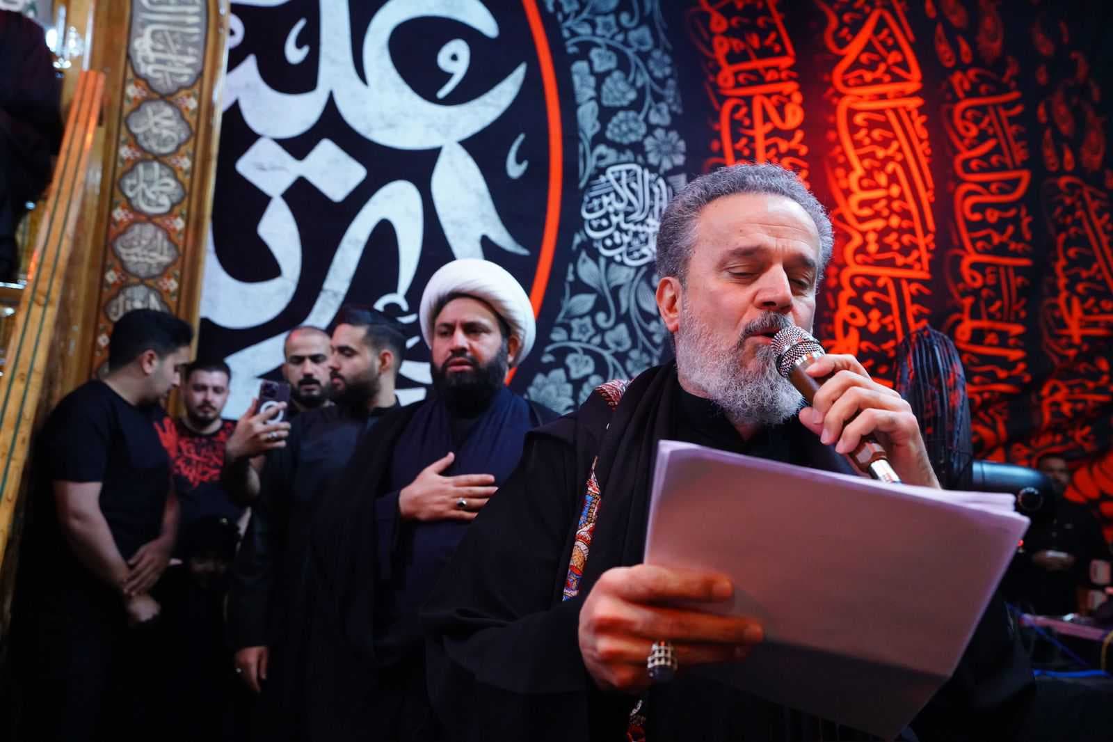 أجواء ليلة الثامن من محرم بجامع الرسول الاعظم في حي الاعلام ببغداد