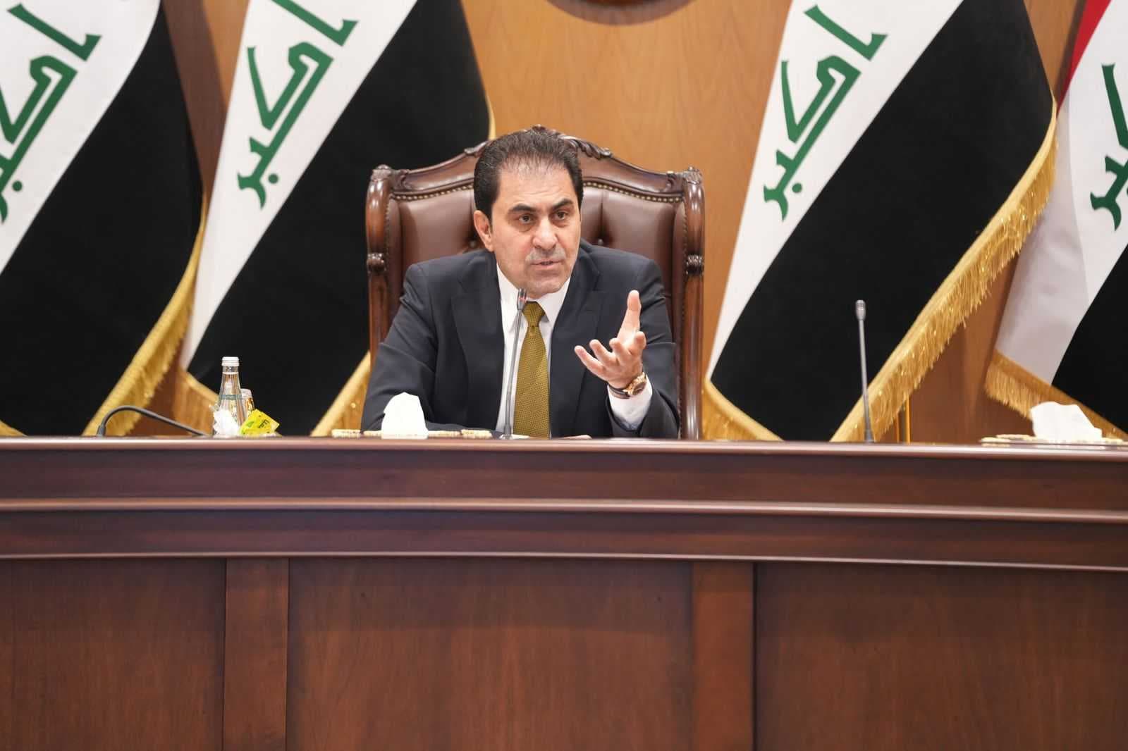 المندلاوي يترأس اجتماعاً موسعاً لرؤساء الكتل واللجان النيابية