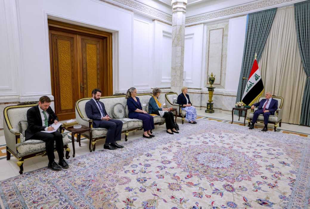 رشيد: الحكومة تعمل على وضع خطط شاملة لإعادة تأهيل المصانع وجذب المستثمرين