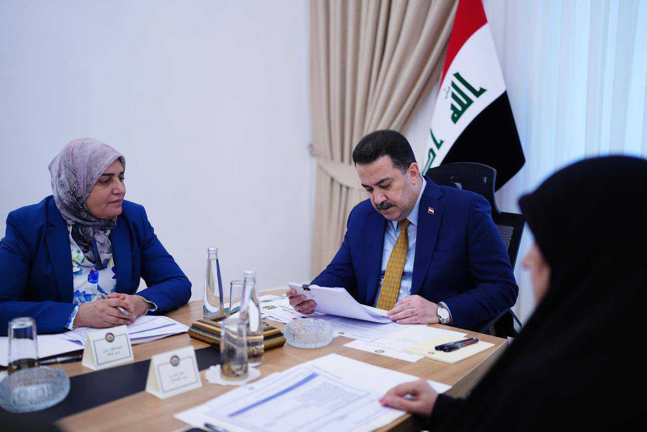 رئيس الوزراء يوجه الوزارات والجهات المعنية بسرعة تنفيذ القرارات الخاصة بالمرأة
