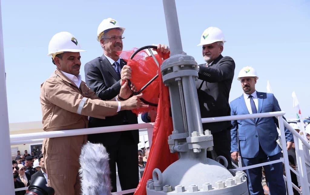 بطاقة (56) ميغا واط.. وزير النفط يفتتح محطة الكهرباء الغازية في حقل مجنون