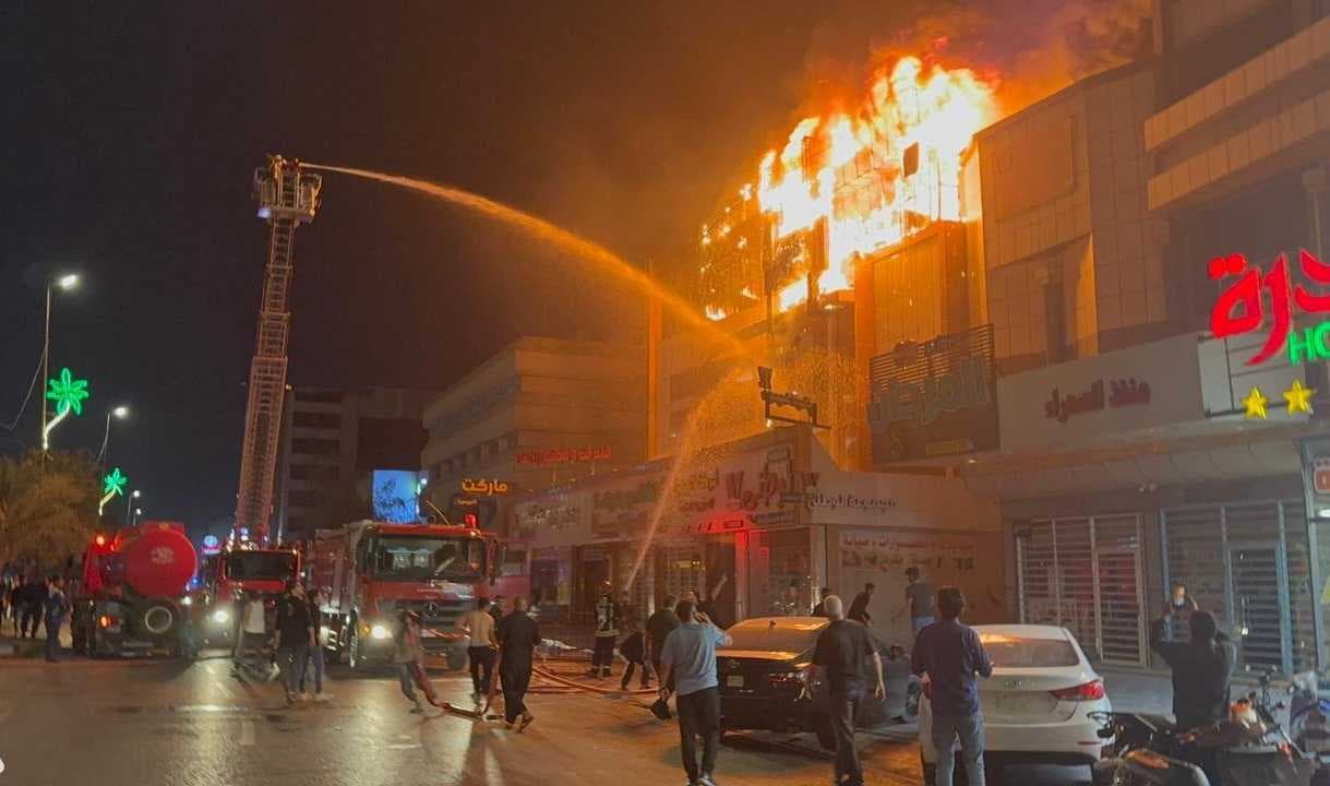 تفاصيل جديدة تخص حريق أحد فنادق كربلاء: إنقاذ 60 نزيلا وإخماد النيران