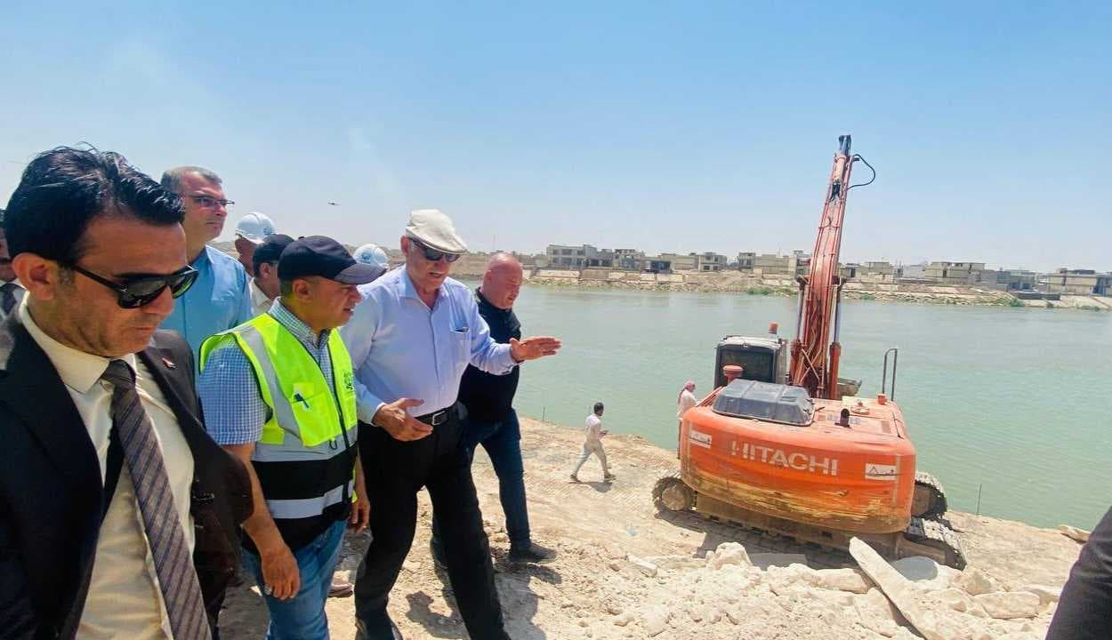 وزير الموارد يوجه بتطوير مقتربات جسر الحرية في الكريعات