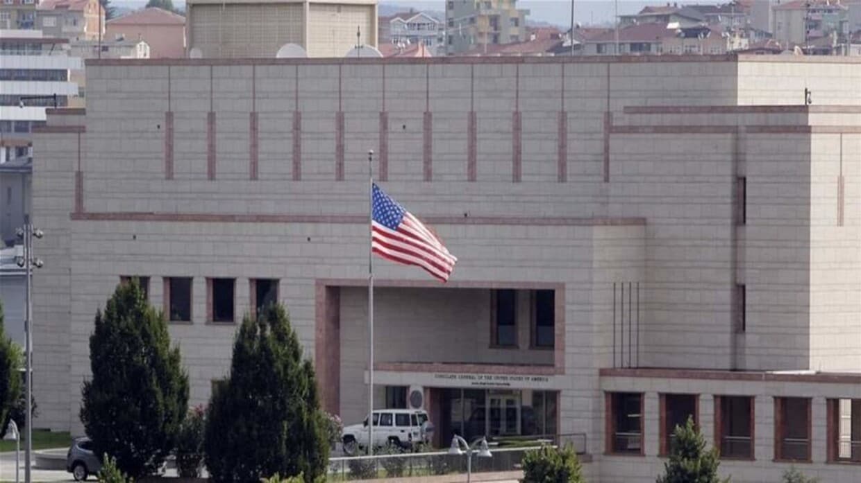 السفارة الأمريكية في بيروت تحث مواطنيها على مغادرة لبنان فوراً
