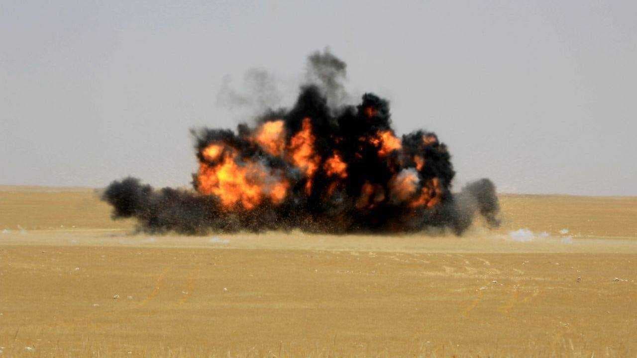 عمليات البصرة تعلن تفجير لمخلفات حربية في منطقة الشلامجة ظهر اليوم