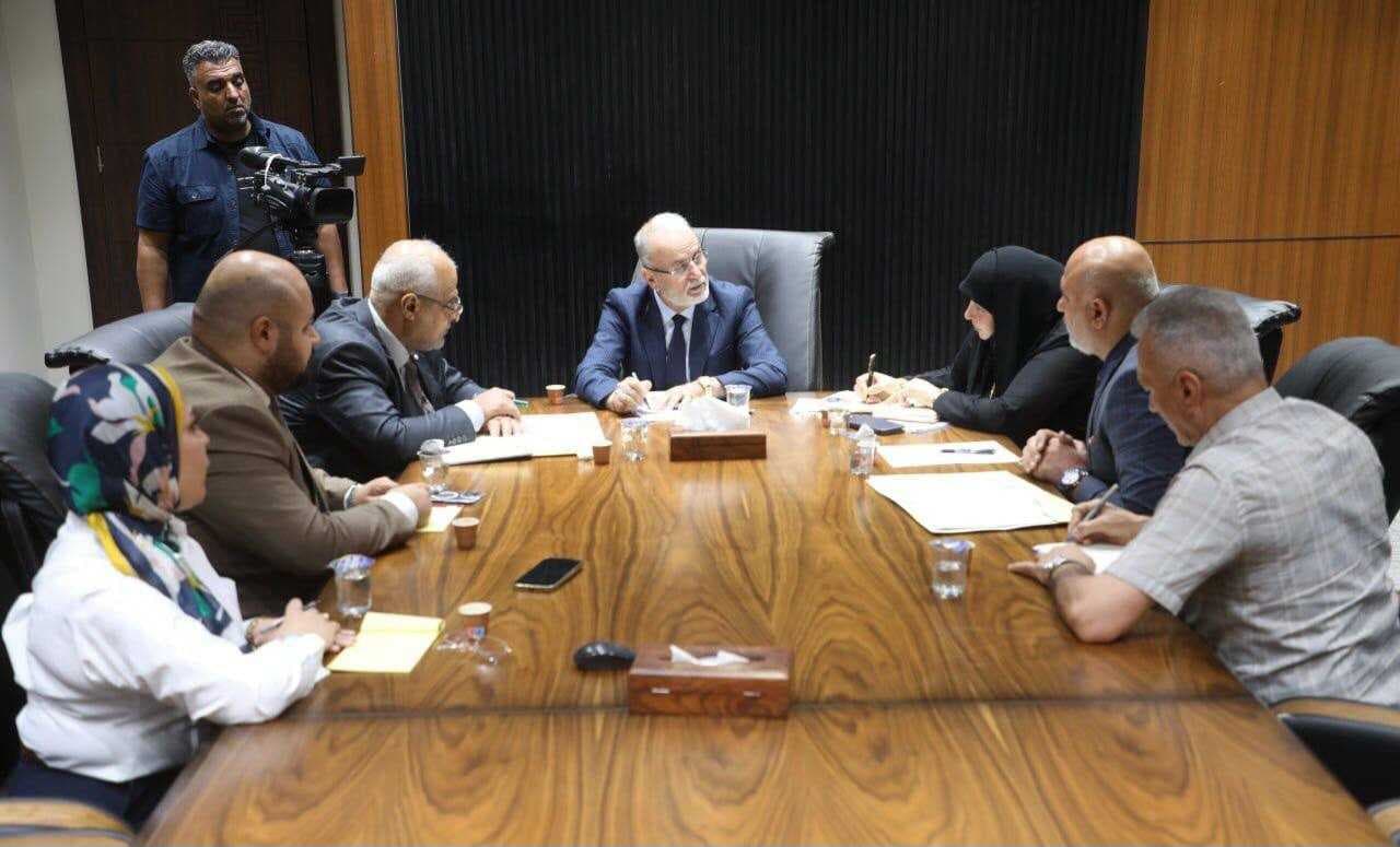 محافظ بغداد يترأس اجتماعاً لوضع إستراتيجية إعلان العاصمة خالية من الألغام والمتفجرات