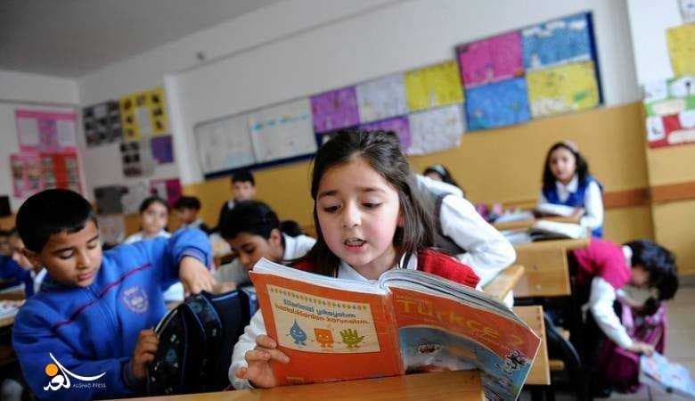 التربية تمهل المطابع 15 يوماً لتسليم الكتب المدرسية