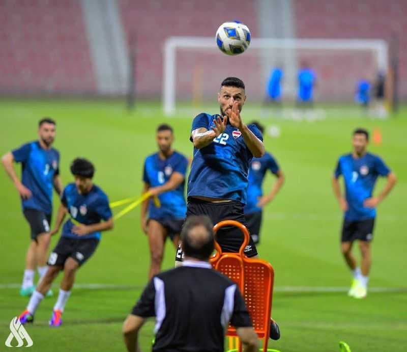 المنتخب الوطني يباشر تدريباته في الدوحة