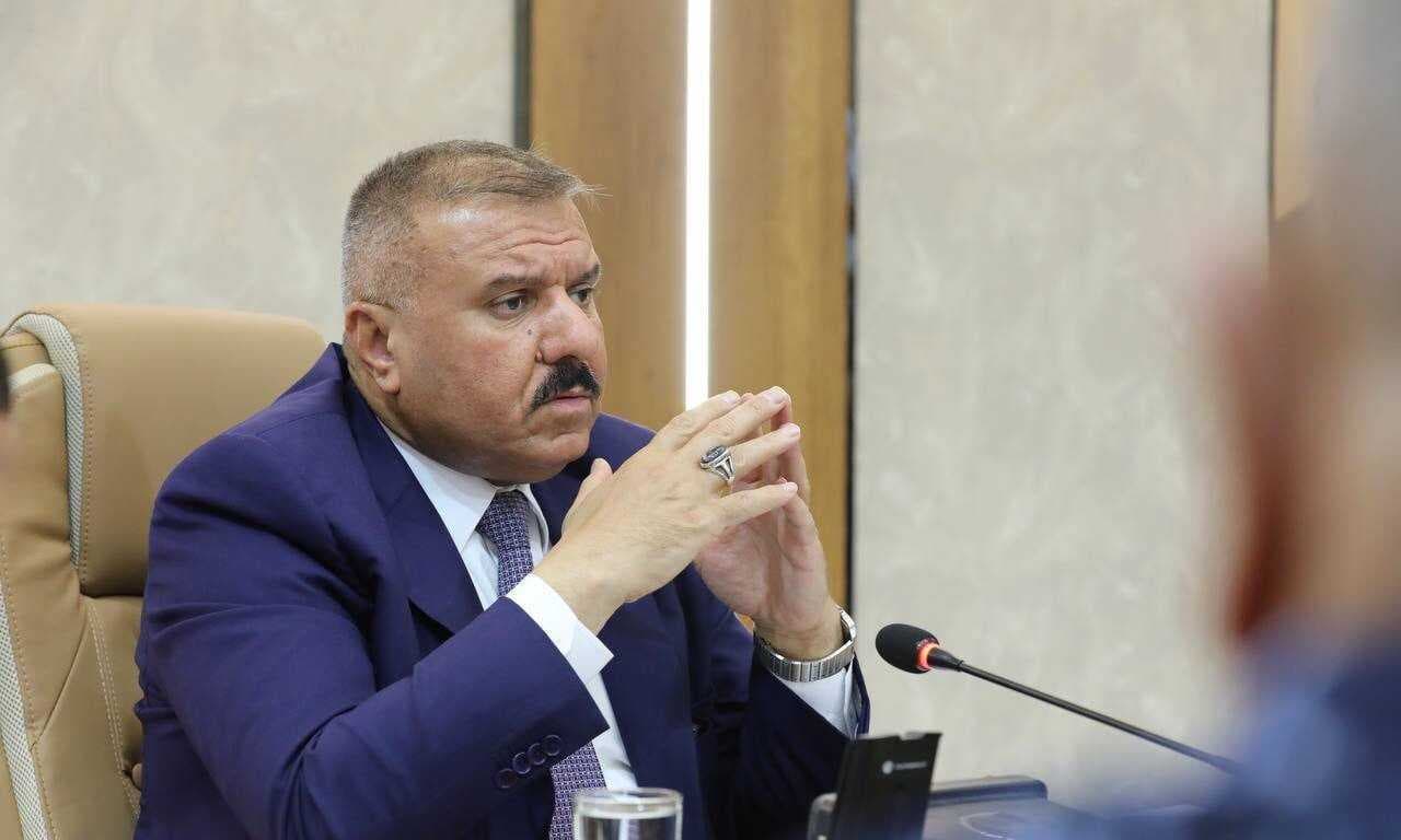 وزير الداخلية يشيد بجهود الأجهزة الأمنية في الزيارة الأربعينية