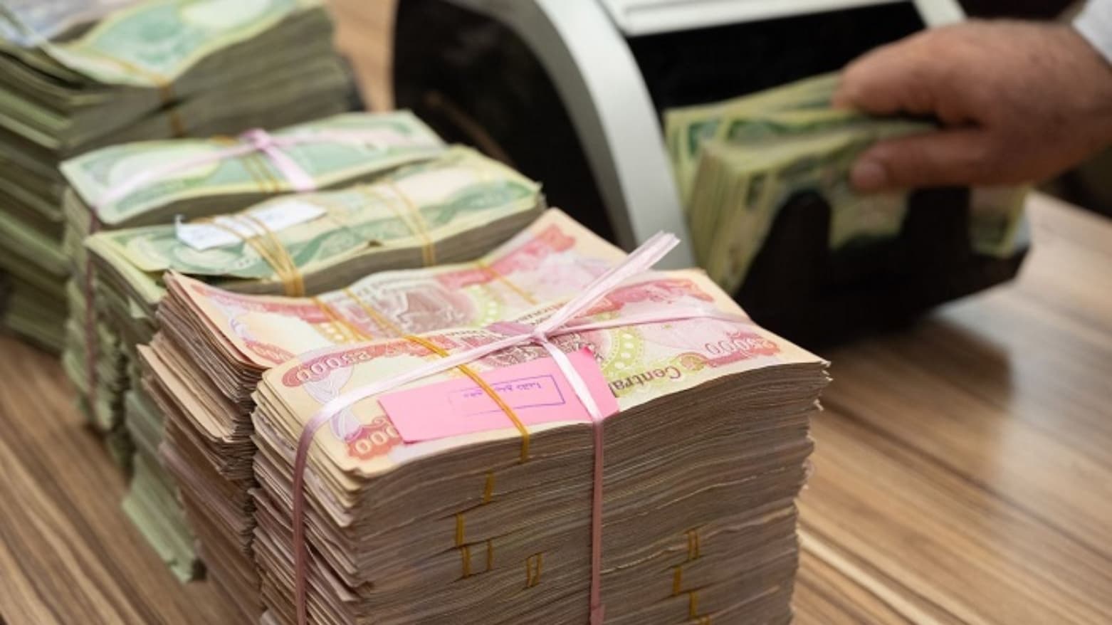 العمل تعلن اعادة منحة الطلبة مع انطلاق العام الدراسي