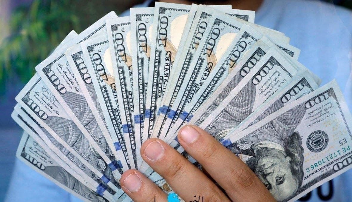الدولار يواصل الارتفاع مع إغلاق البورصة