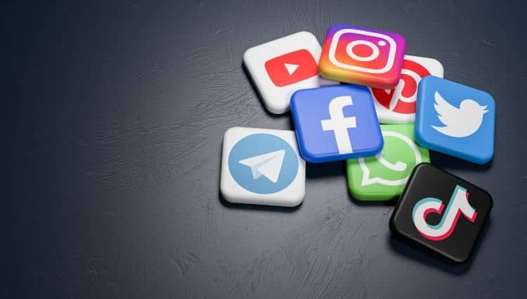 شمول البلوغرية وزصناع المحتوى على التواصل الاجتماعي بالضرائب