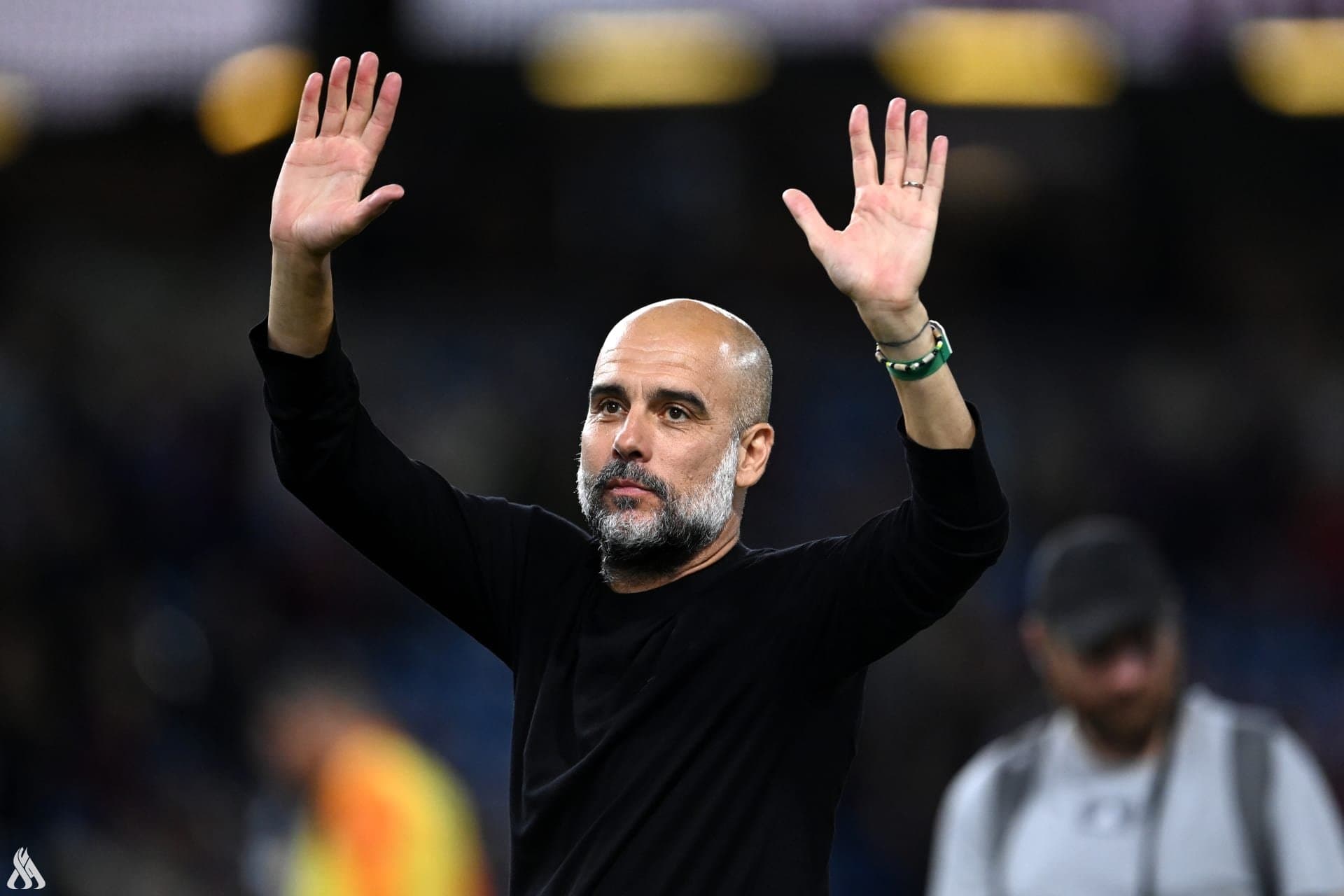 غوارديولا يصدم جماهير مانشستر سيتي