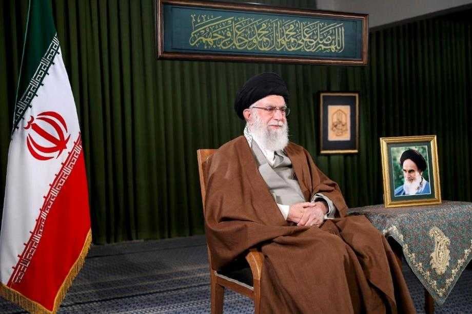 بعد قصف الضاحية.. السيد الخامنئي يدعو لاجتماع طارئ