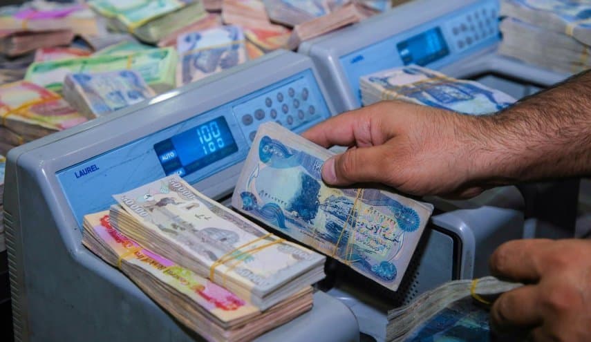 العمل تحدد موعد إطلاق رواتب الإعانة الاجتماعية والمنحة الدراسية
