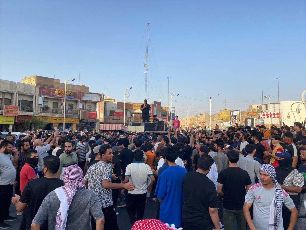 تجددت التظاهرات في ذي قار، للمطالبة بإقالة قائد شرطة المحافظة وإطلاق سراح المعتقلين.