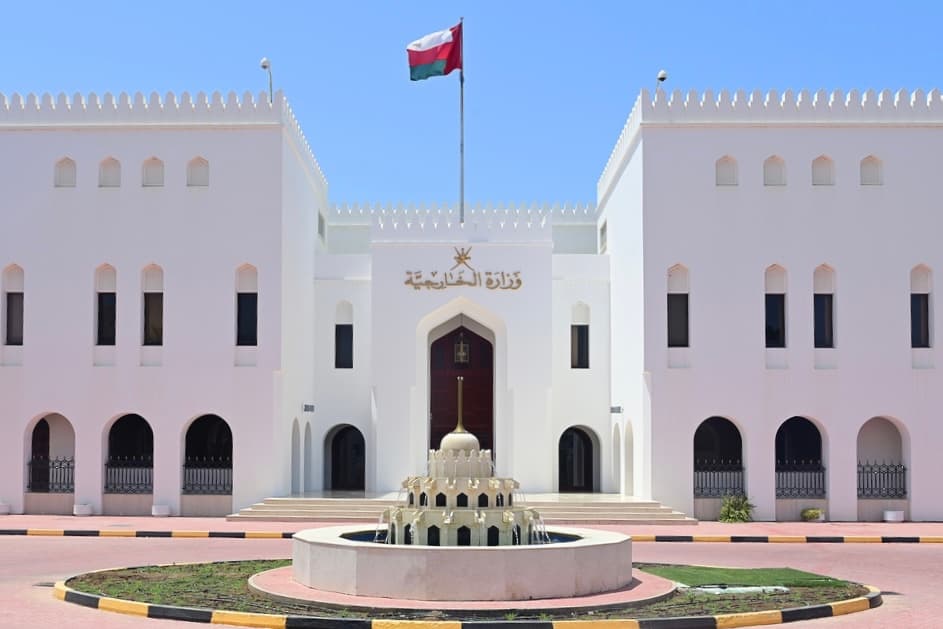 عمان: الاعتداء الصهيوني على إيران خرق واضح لقواعد القانون الدولي