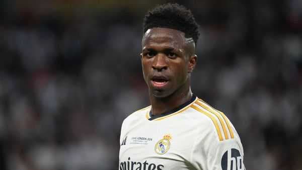 بعثة ريال مدريد تقاطع حفل الكرة الذهبية