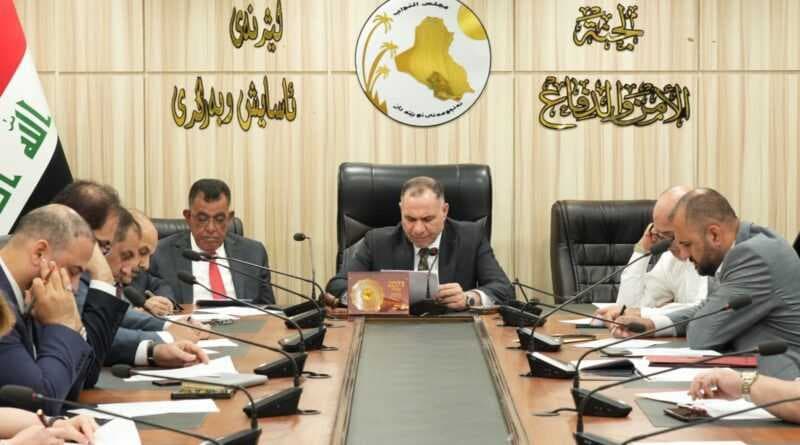 الامن النيابية تعلن جمع 60 توقيعاً لاستجواب وزير الدفاع