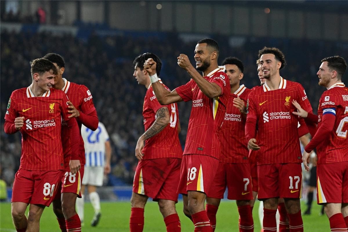 ليفربول يتخطى برايتون ويتصدر الدوري الإنجليزي
