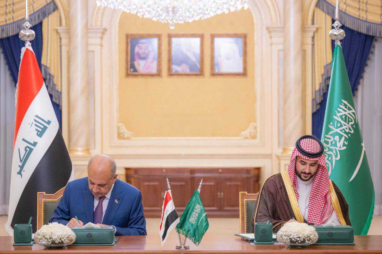 العراق والسعودية يوقعان مذكرة تفاهم للتعاون العسكري المشترك