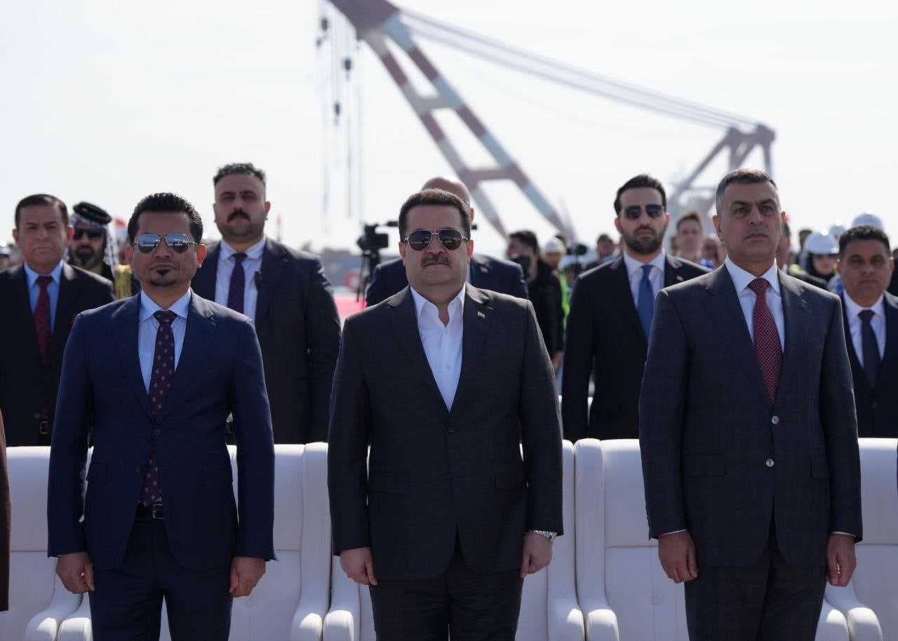 رئيس الوزراء يصل إلى ميناء الفاو الكبير ويرعى مراسم تسلّم الأرصفة الخمسة
