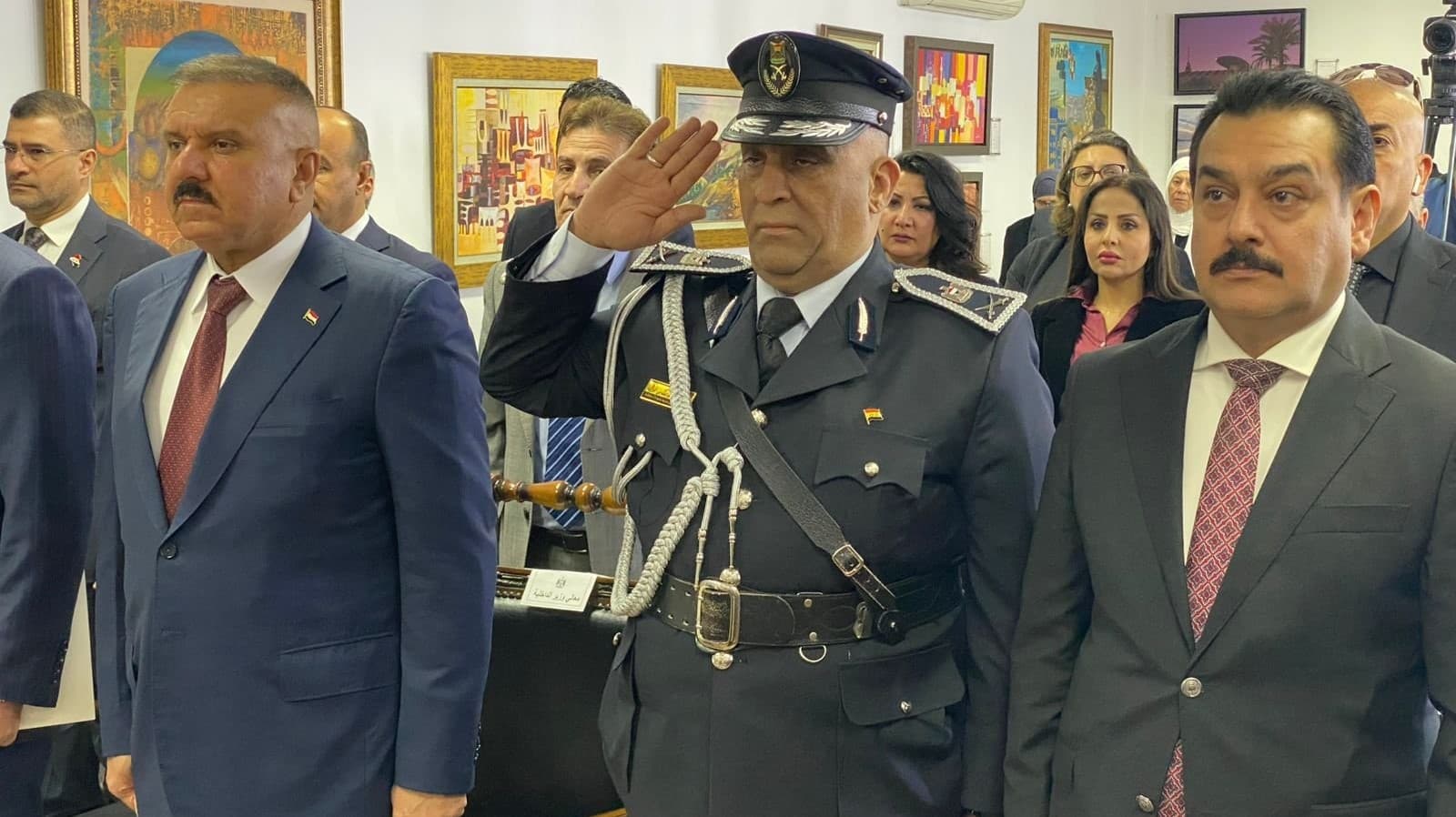 وزير الداخلية يفتتح منظومة البطاقة الموحدة بالقنصلية العراقية في الأردن